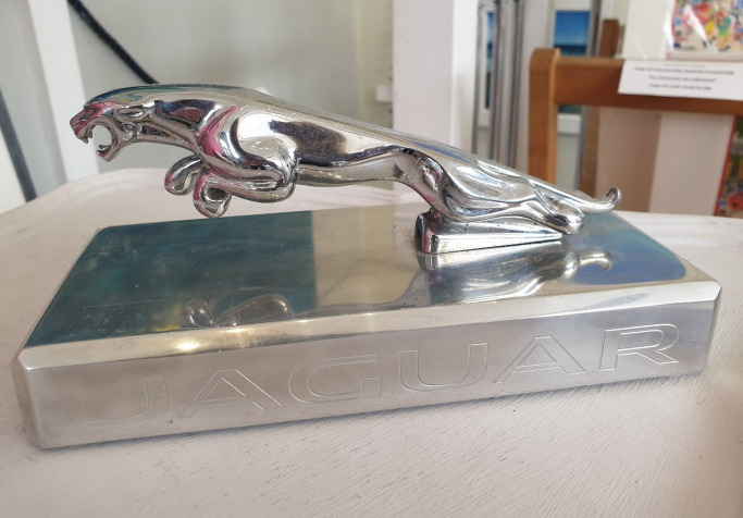 Jaguar - Desk piece
